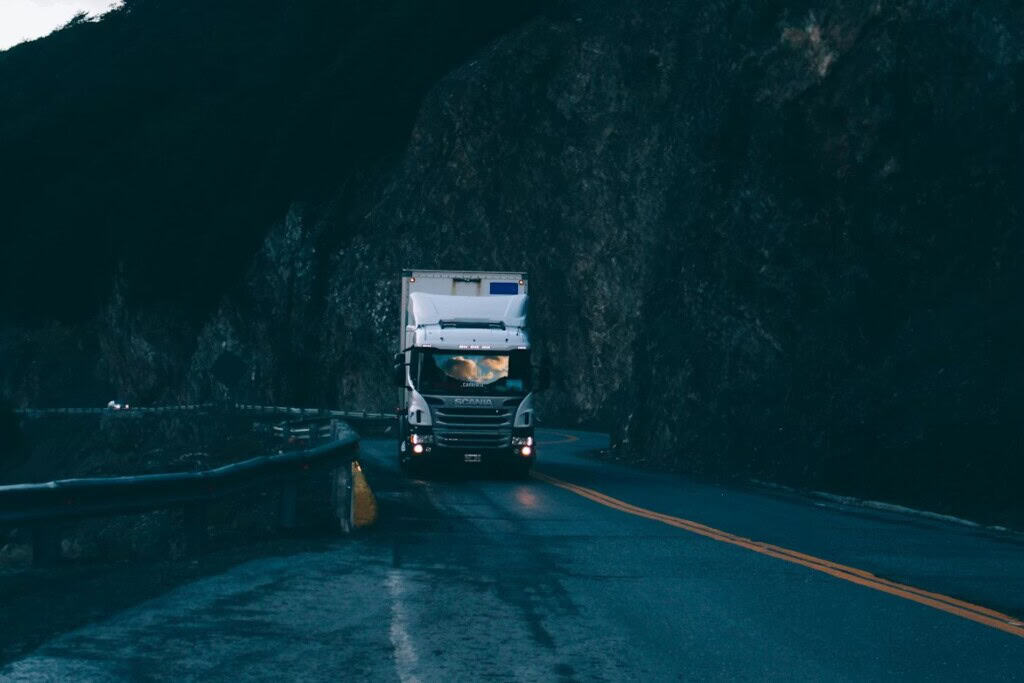 Signs It's Time To Hire A Truck Accident Lawyer After A Serious Wreck